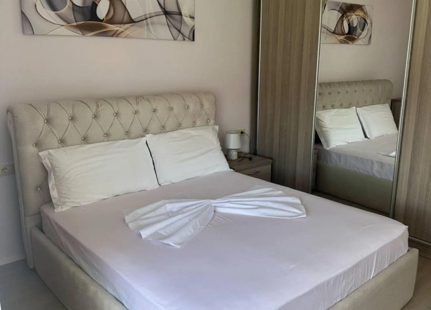 Mary'S Luxury Apartment Pogradec 2