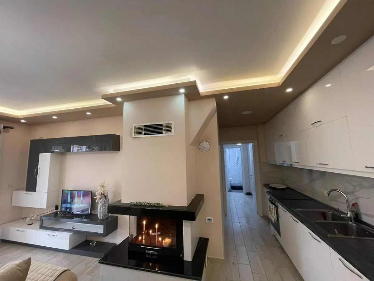 Mary'S Luxury Apartment Pogradec 2 Albania
